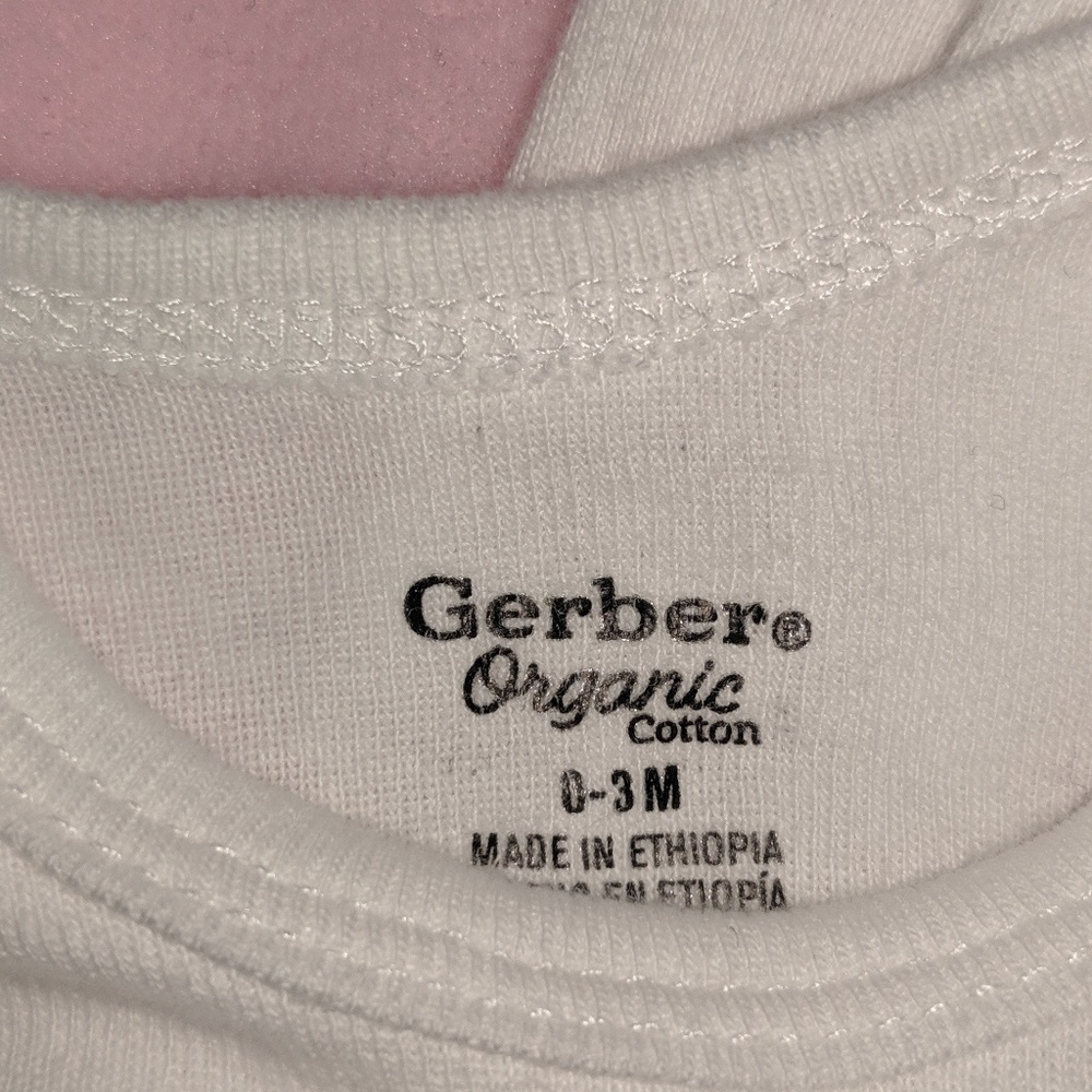 Organic Gerber onesies 0-3 mths